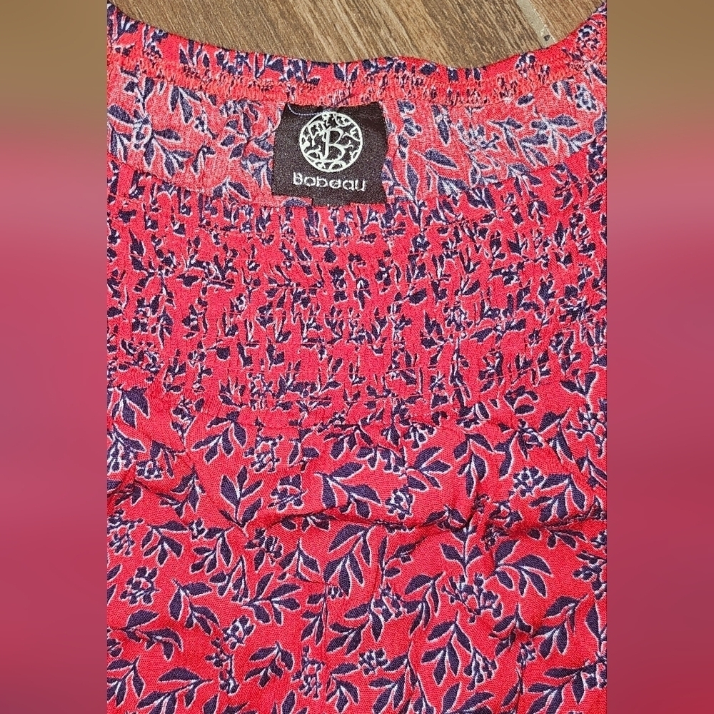 BOBEAU SZ LARGE FLORAL TOP - Picture 3 of 4